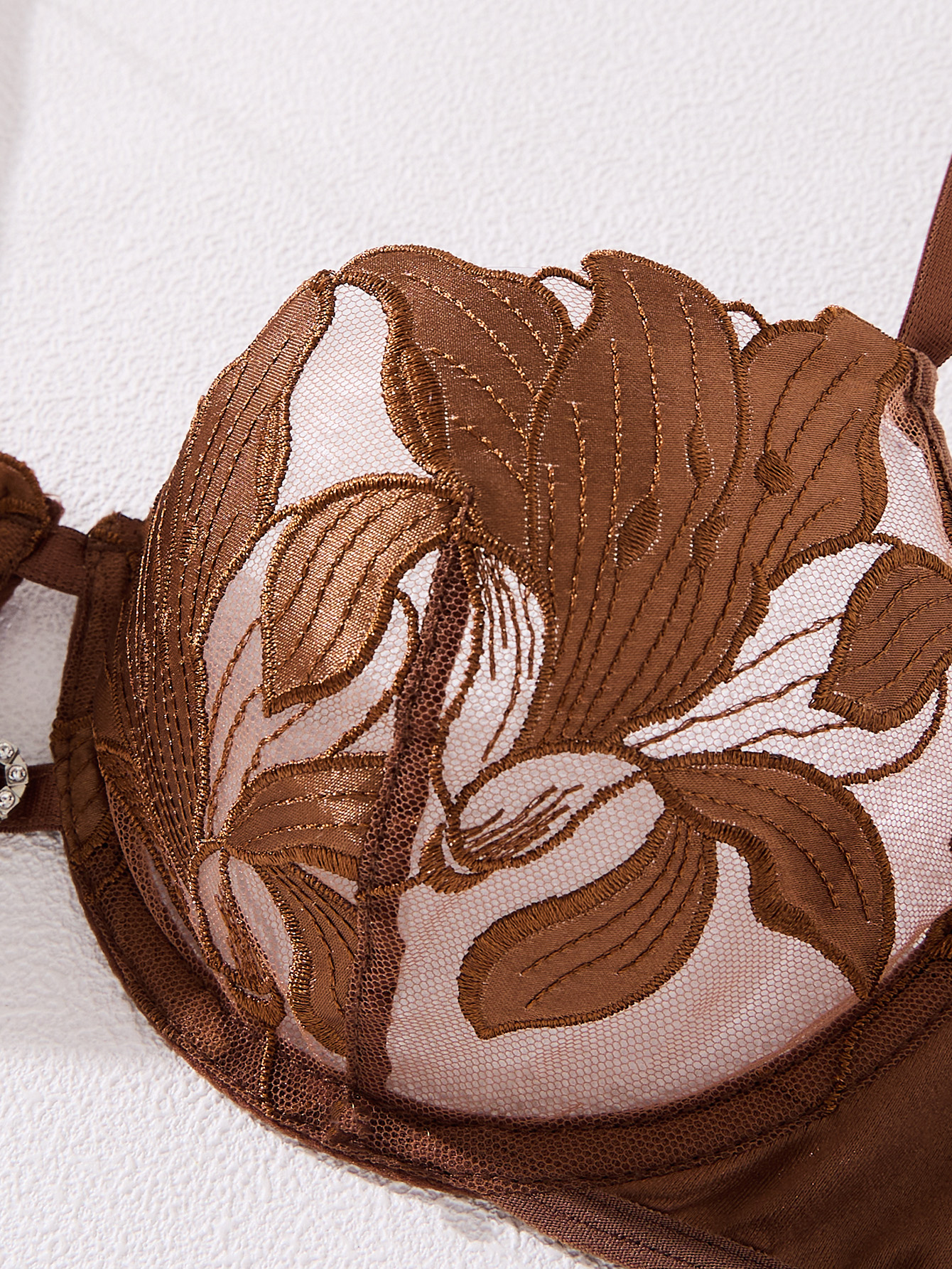 Coffee-colored embroidered pri - مراجعة Coffee&Tea House Opinie وسعره